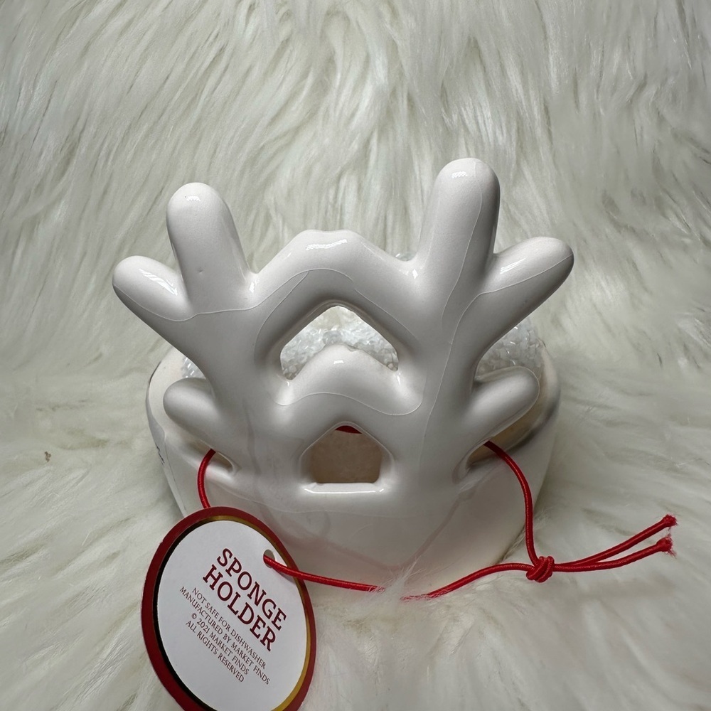 Reindeer Soap Dish with Scrubber - Picture 2 of 5
